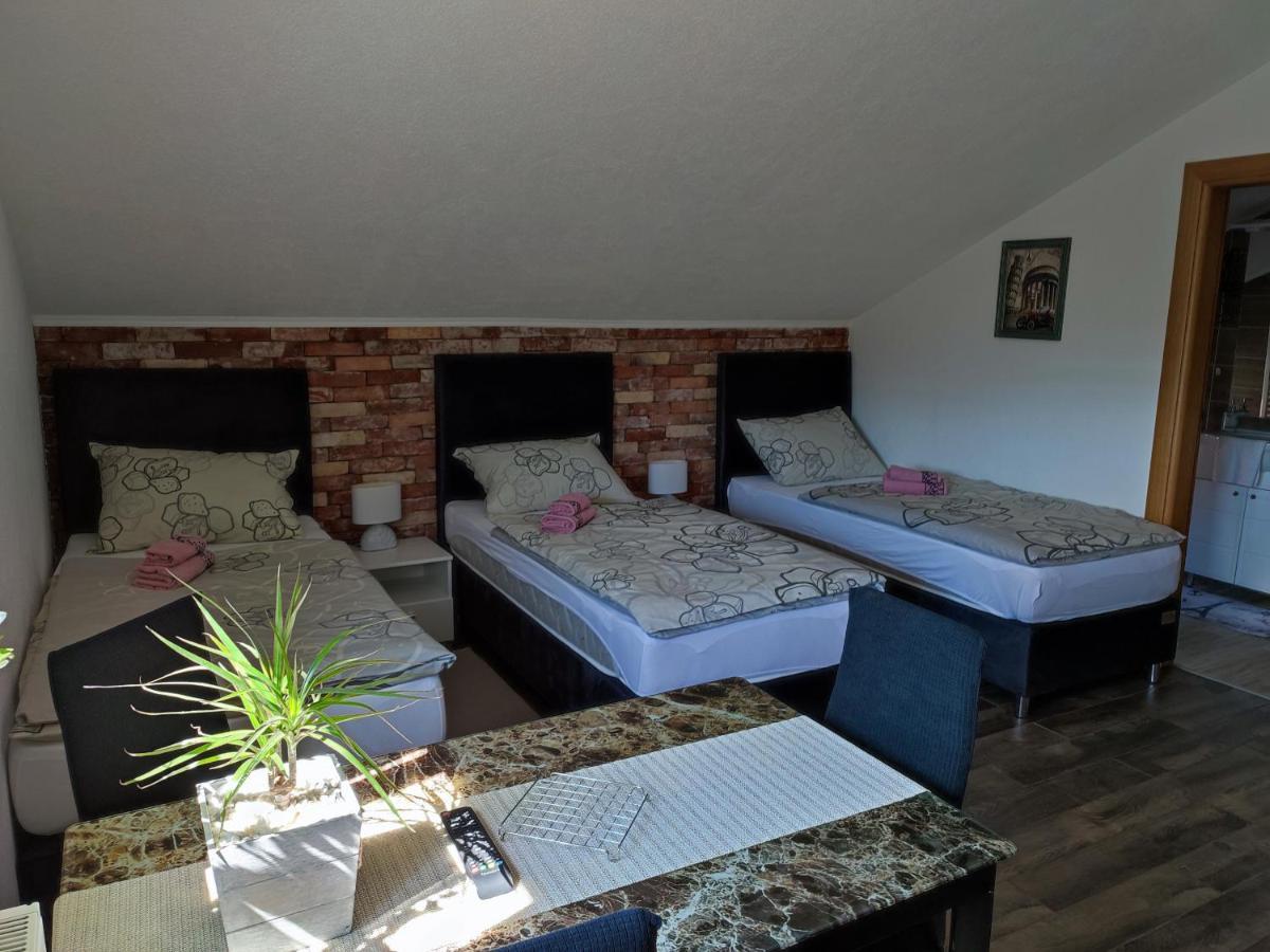 Apartman Toni Gracac  Exterior photo